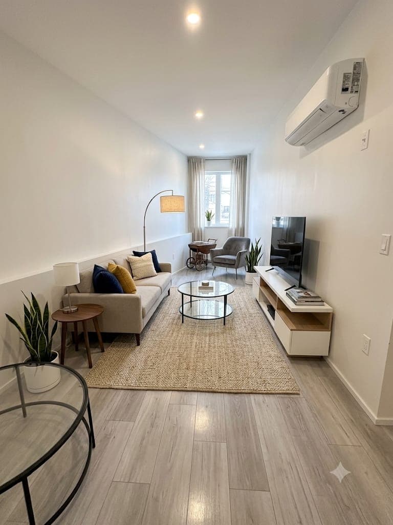 2BR apartment in Far Rockaway