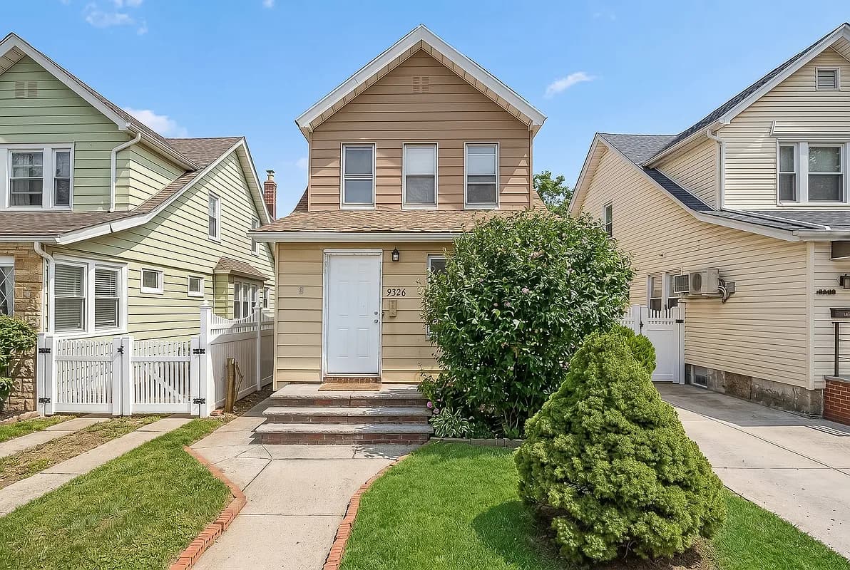 5BR apartment in Forest Hills