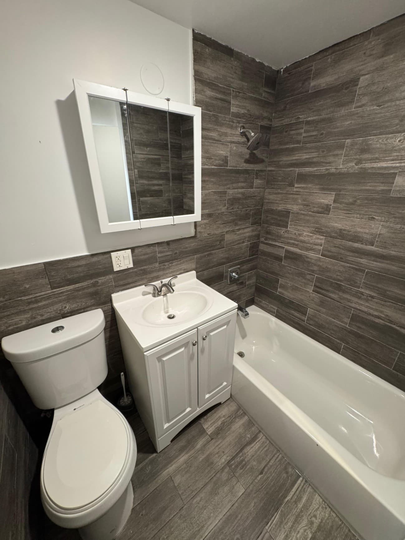 4BR apartment in Wakefield