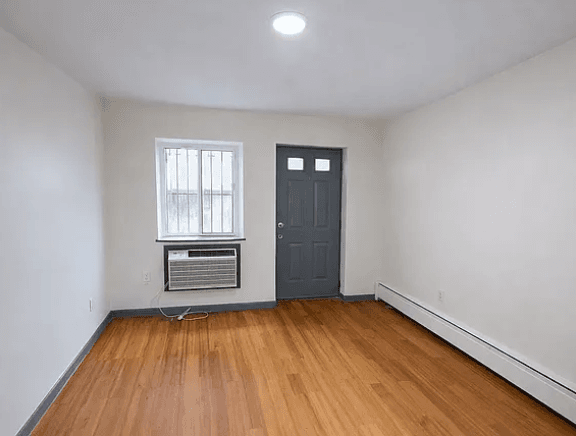 5BR apartment near Brookdale